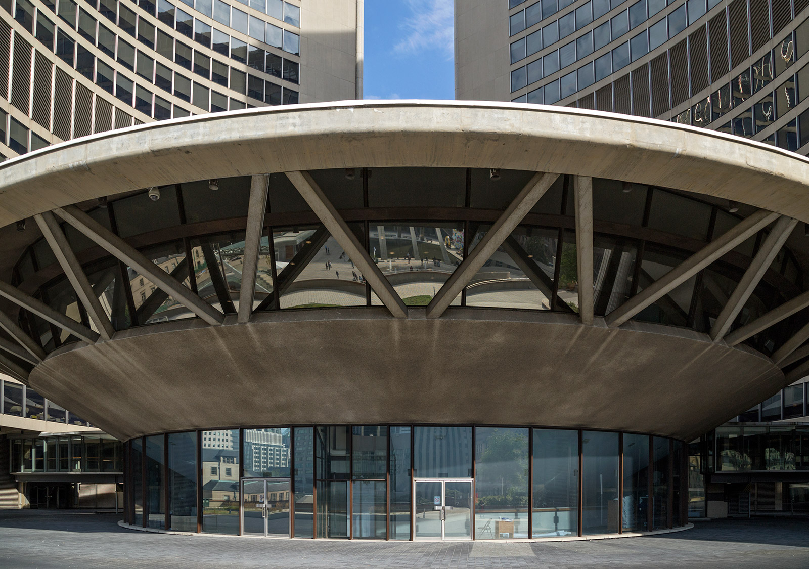 20140917. Architect Viljo Revell's concrete saucer at Toronto Ci