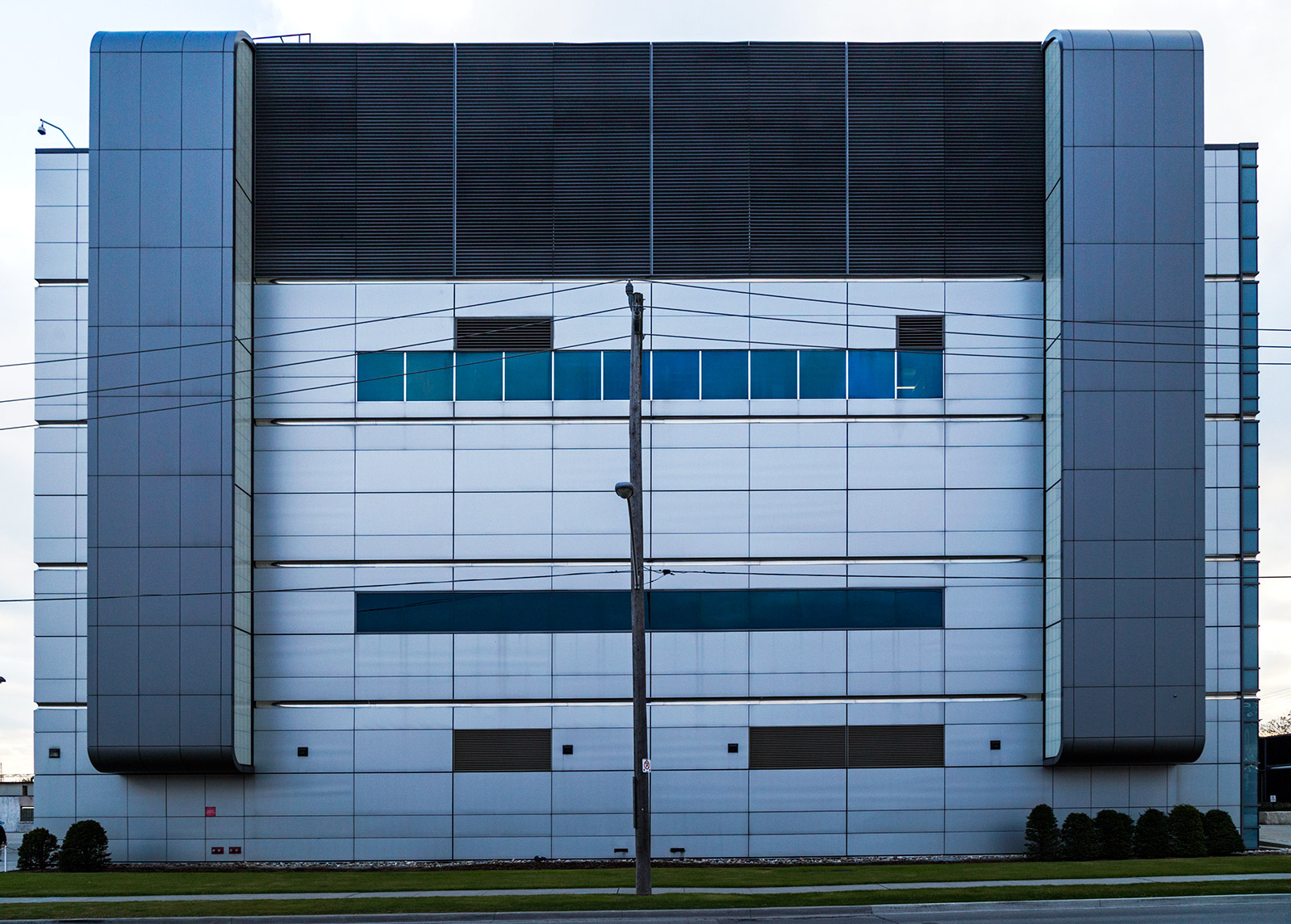 20141115.The Telus Laird Data Centre north elevation at dusk (Le