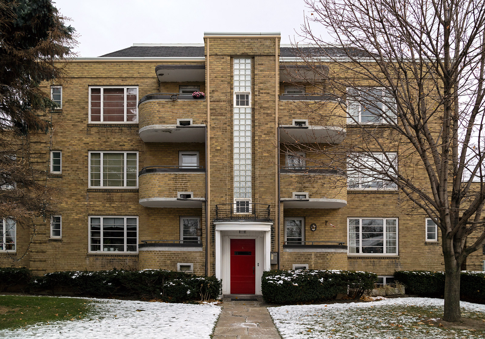 20141120. Toronto's beautiful Art Deco apartments at 1477 Bayvie