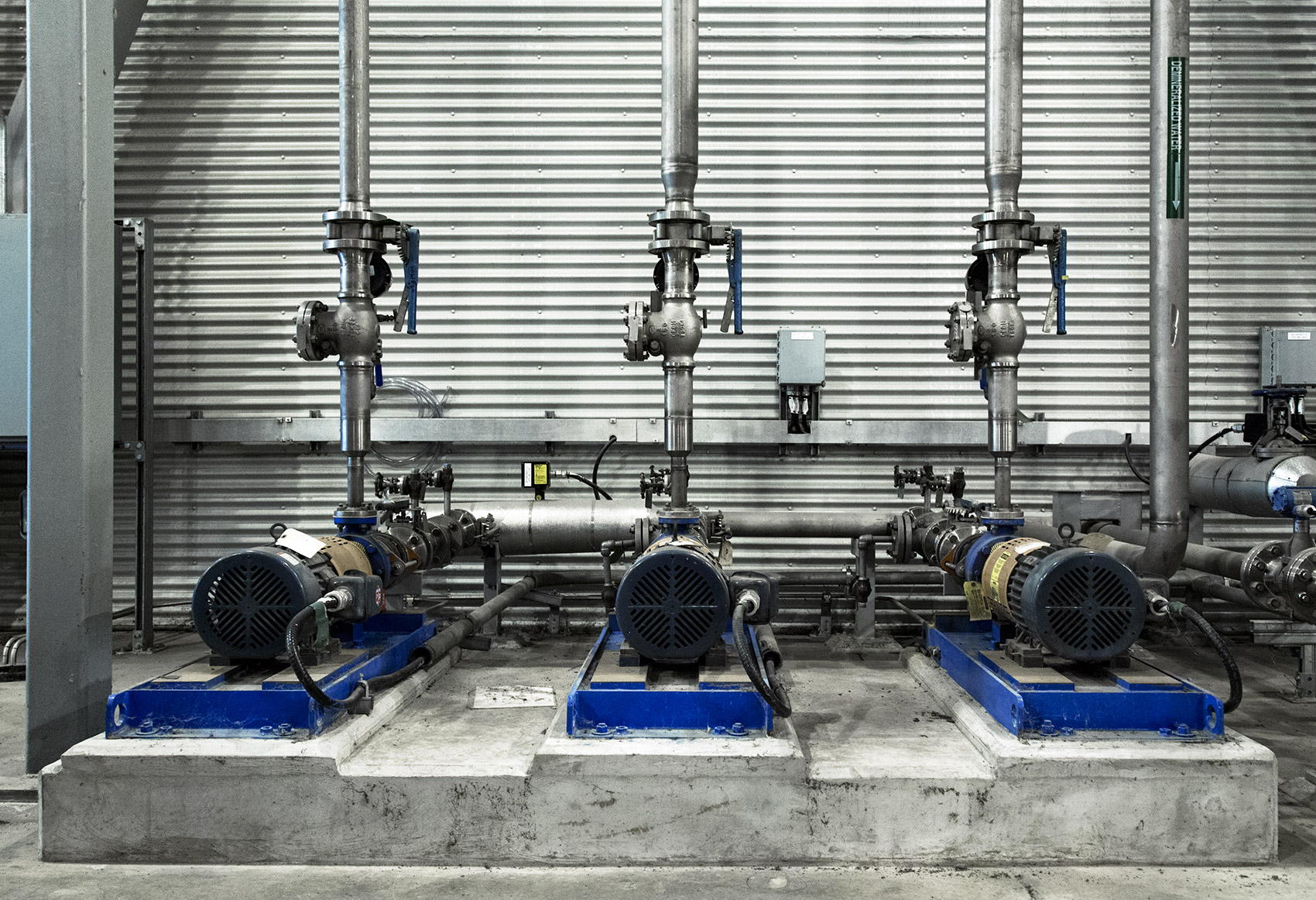 20150519. Metal pipes and valves are cool. See them in the Portl