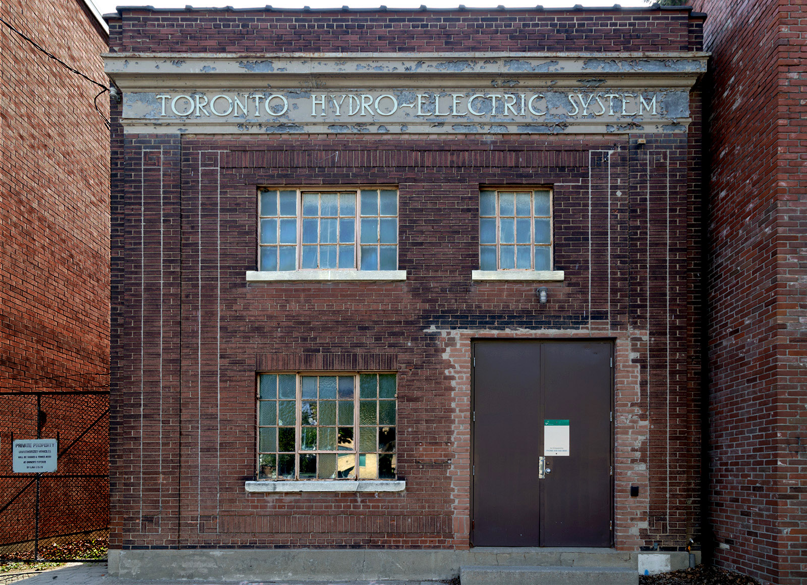20150831. Does this Toronto Hydro Substation have a heritage des