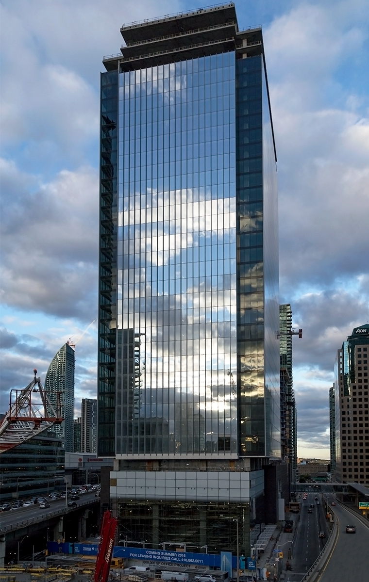 20151016. Toronto's Sun Life Financial Tower at 1 York Street ne