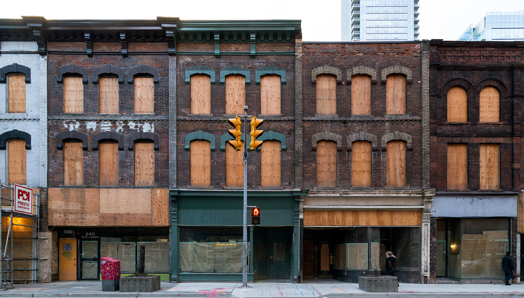 20151214. Another Yonge Street strip facade from behind which th