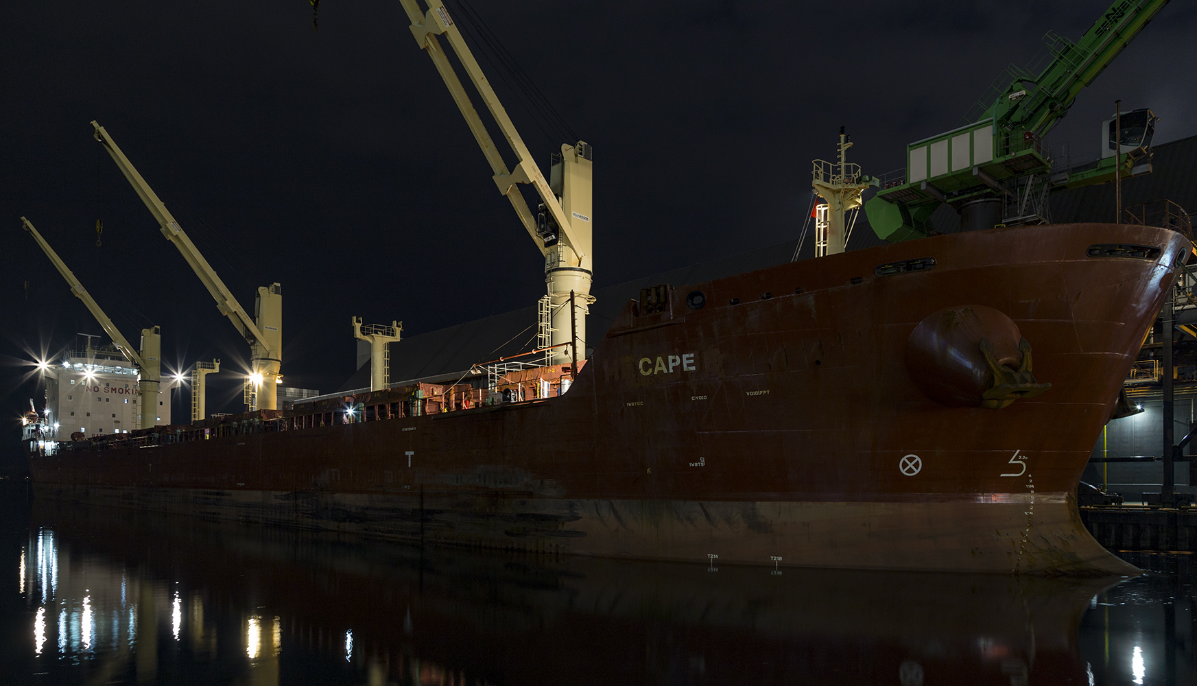 20161127. The 186 m Liberian bulk carrier CAPE, moored at Jarvis