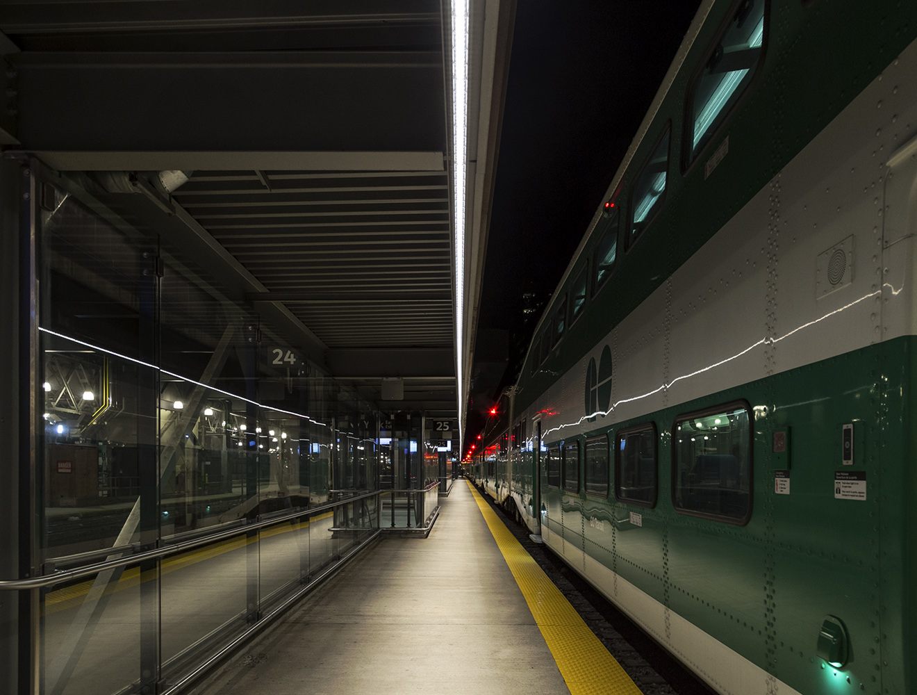 20170110. A GO Train prepares for imminent departure from Union